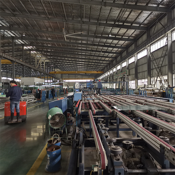 foshan nanhai ruixin glass co., ltd productielijn van de fabrikant